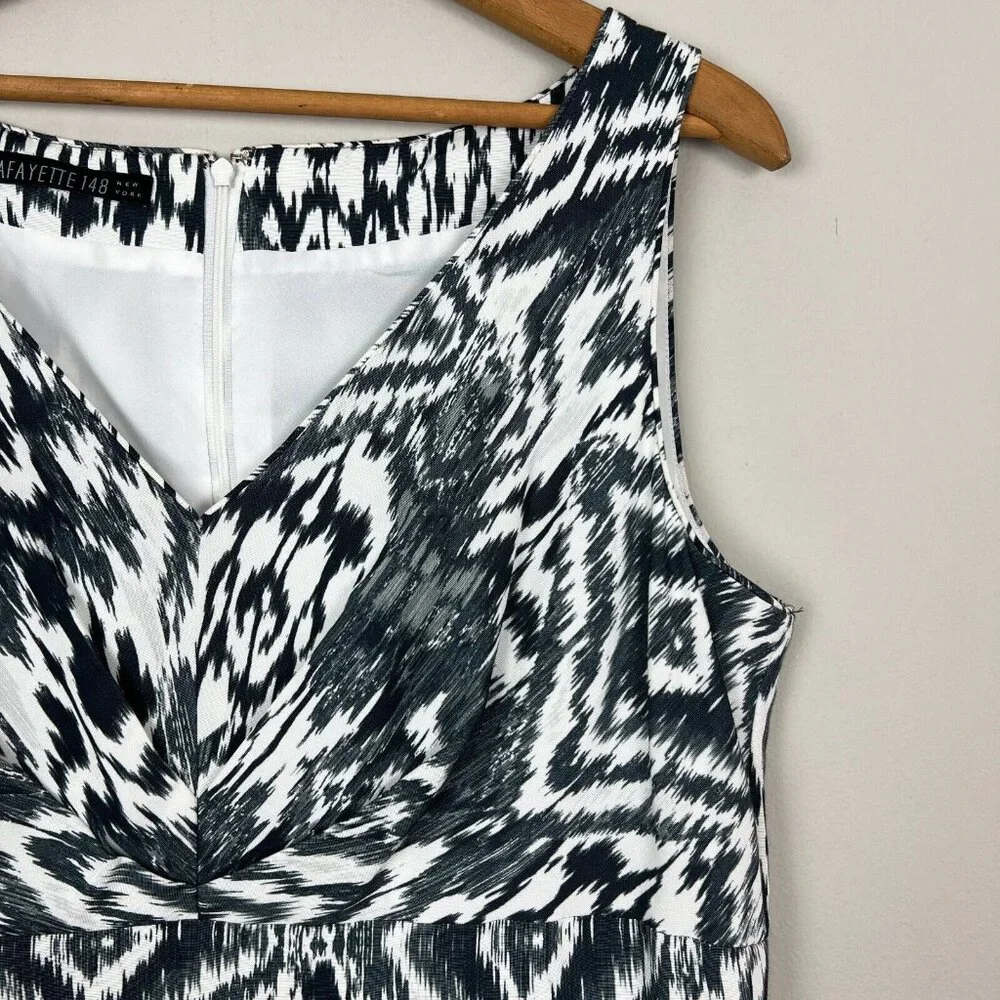 LAFAYETTE 148 Dress Womens 10 Black White Printed Sheath Sleeveless V-Neck 10/12